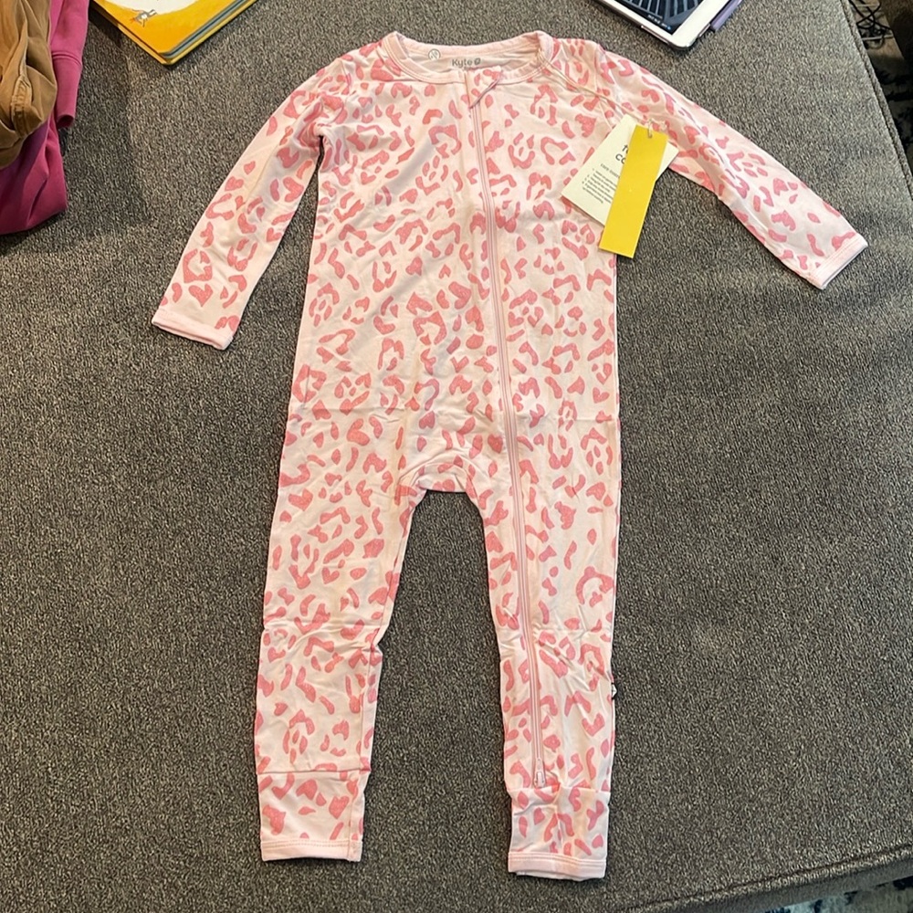 Kyte BABY Sakura Leopard Zip Romper